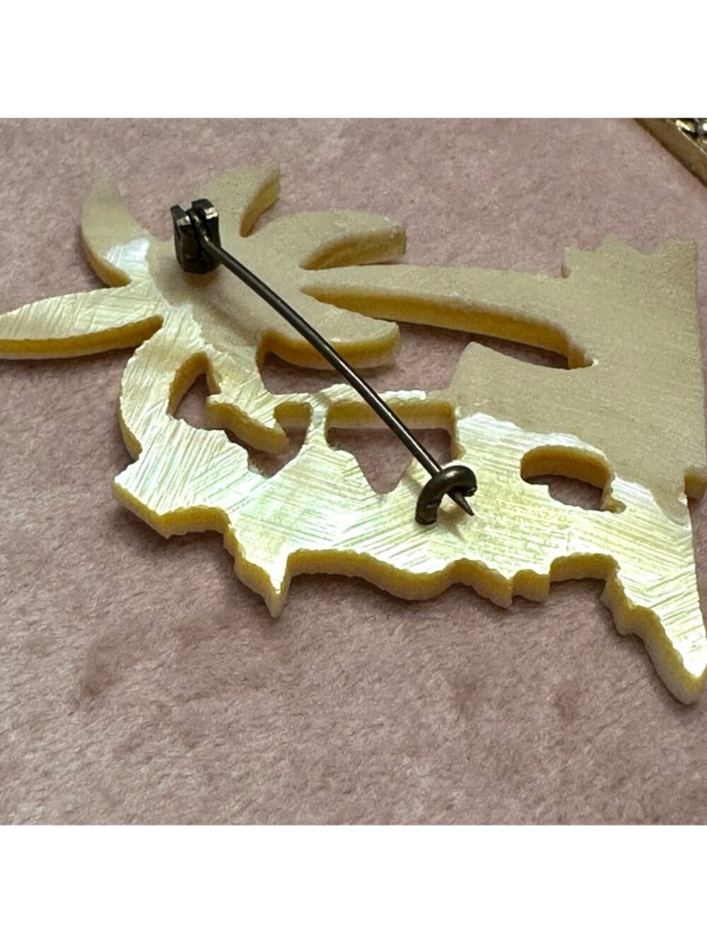Vintage Hand-Carved Mother Of Pearl Tropical Brooch Island Souvenir Mid Century - Picture 6 of 8
